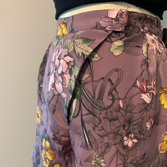 H&M floral shorts - Picture 8 of 8